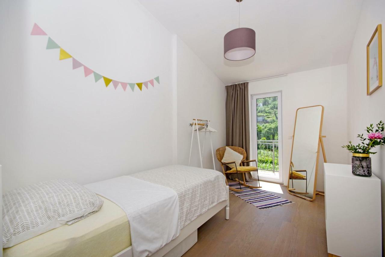 Manuela Apartment Podstrana Bagian luar foto