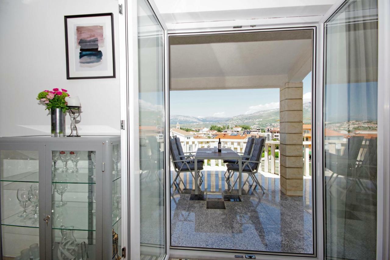 Manuela Apartment Podstrana Bagian luar foto