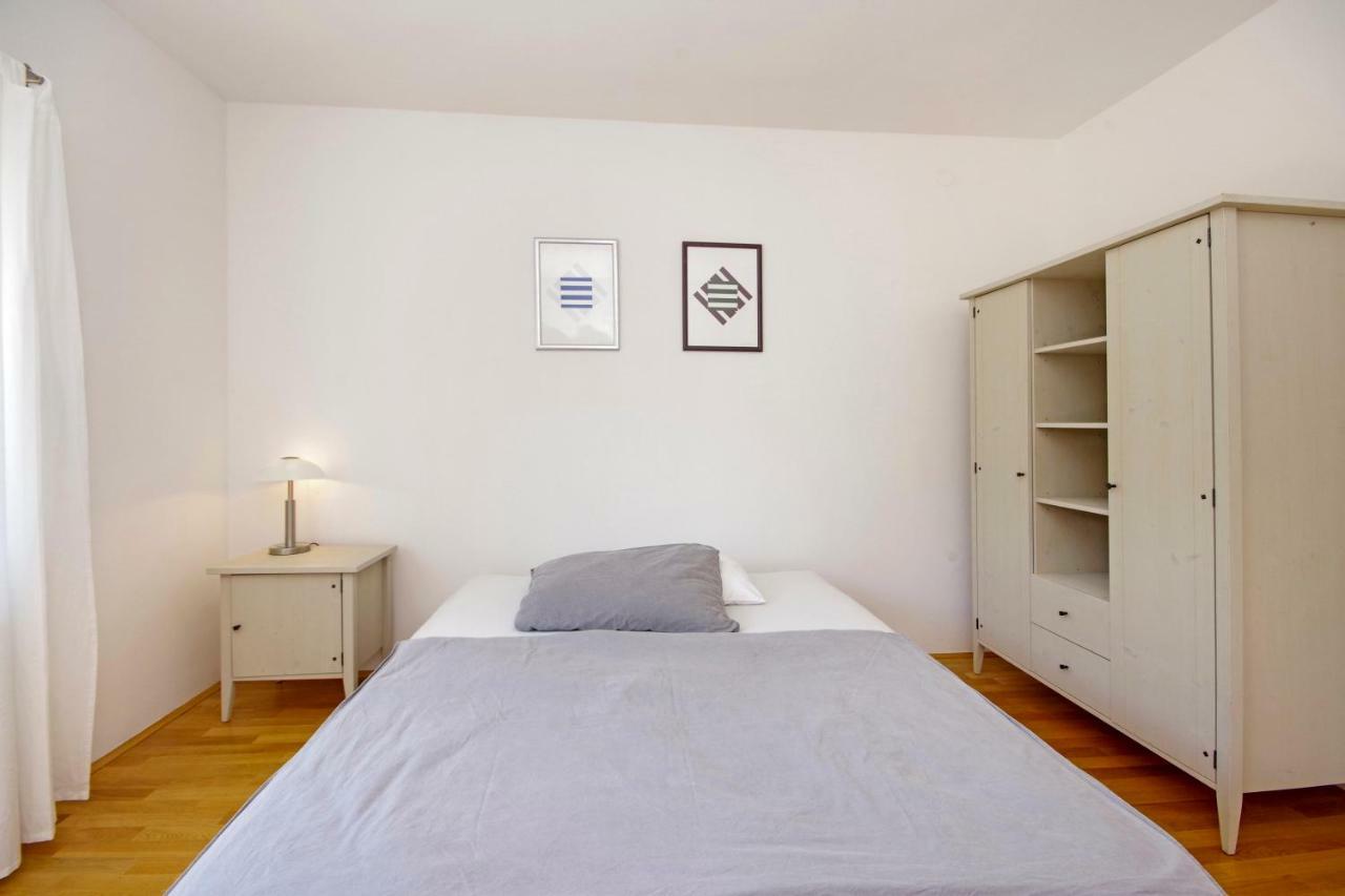 Manuela Apartment Podstrana Bagian luar foto